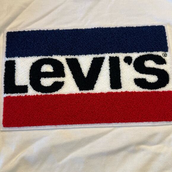 Levi’s Adult Medium White Short Sleeve T Shirt with Logo Patch - Picture 4 of 4